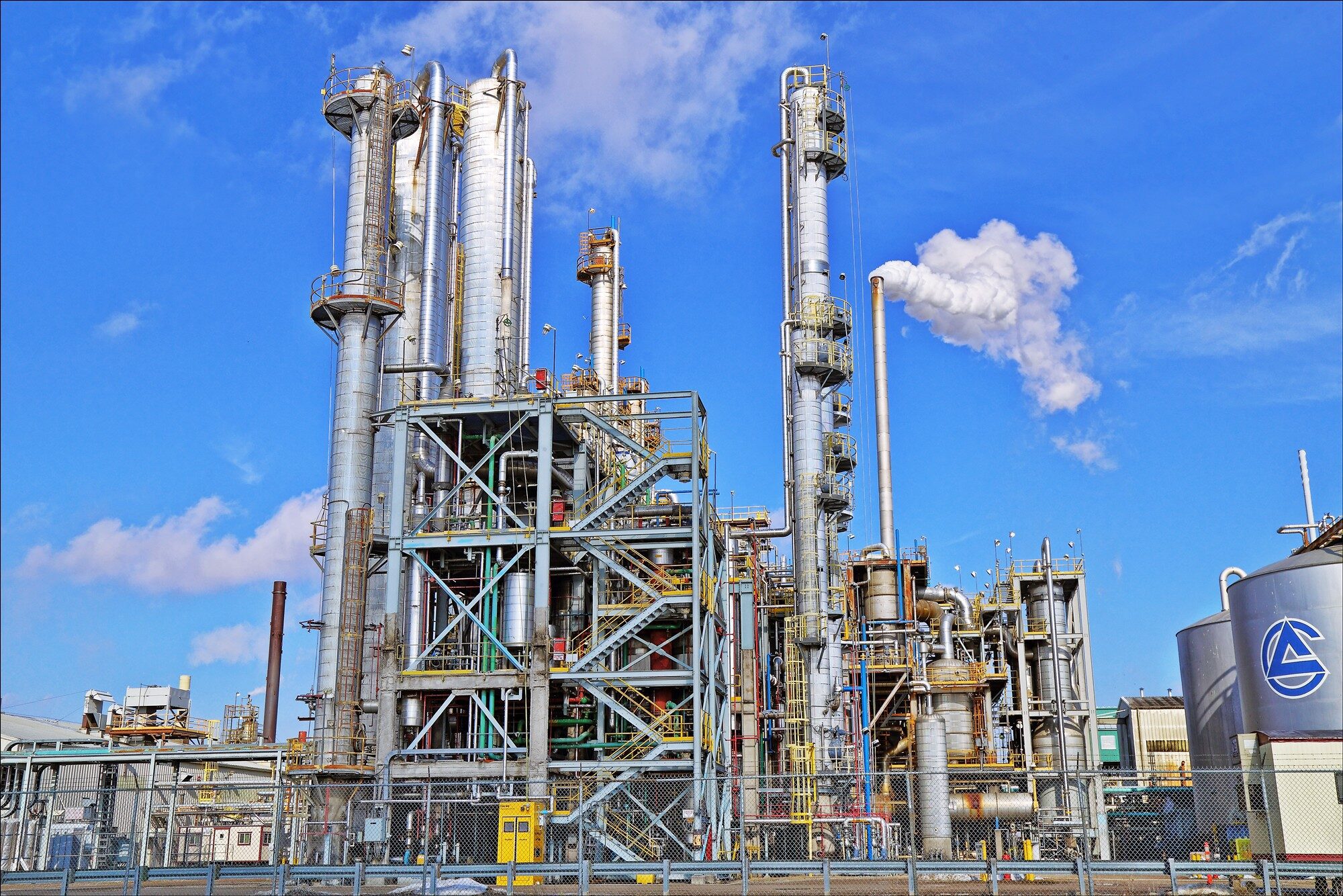 photo of an ethanol plant, Image credit: Sue Thompson (CC BY-ND 2.0)